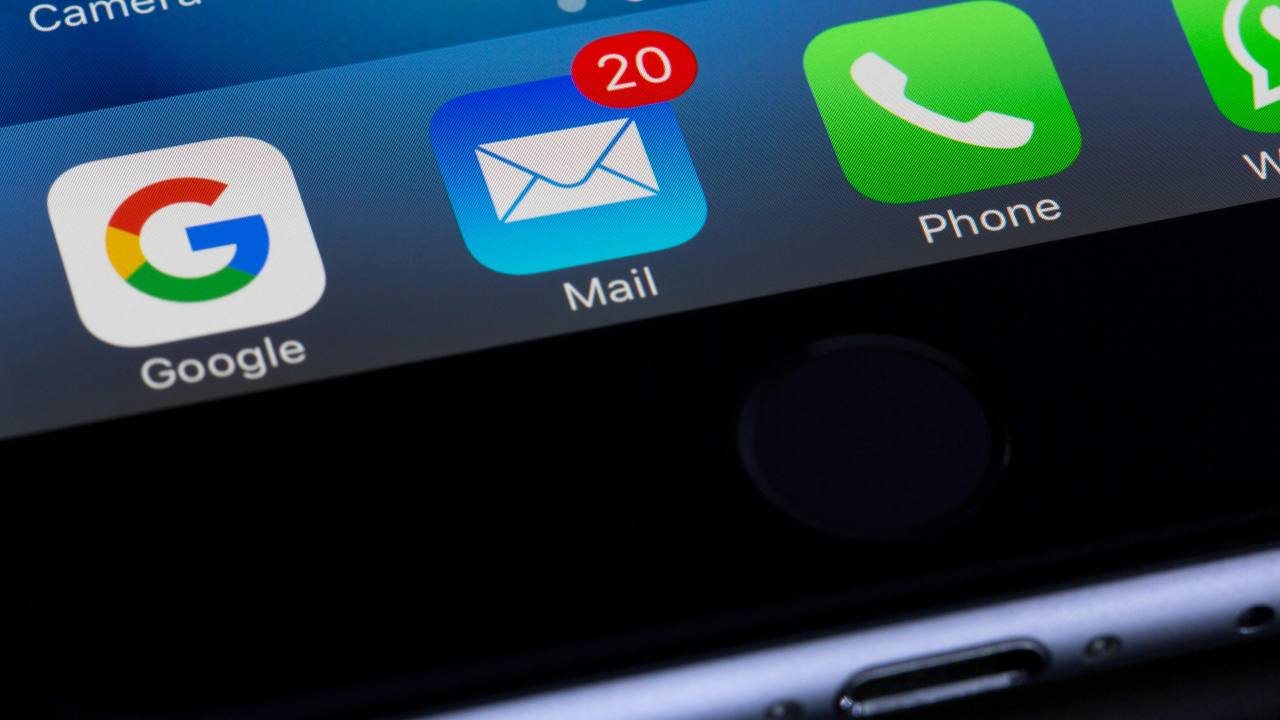 Google su dispositivo mobile - Adginforma.it
