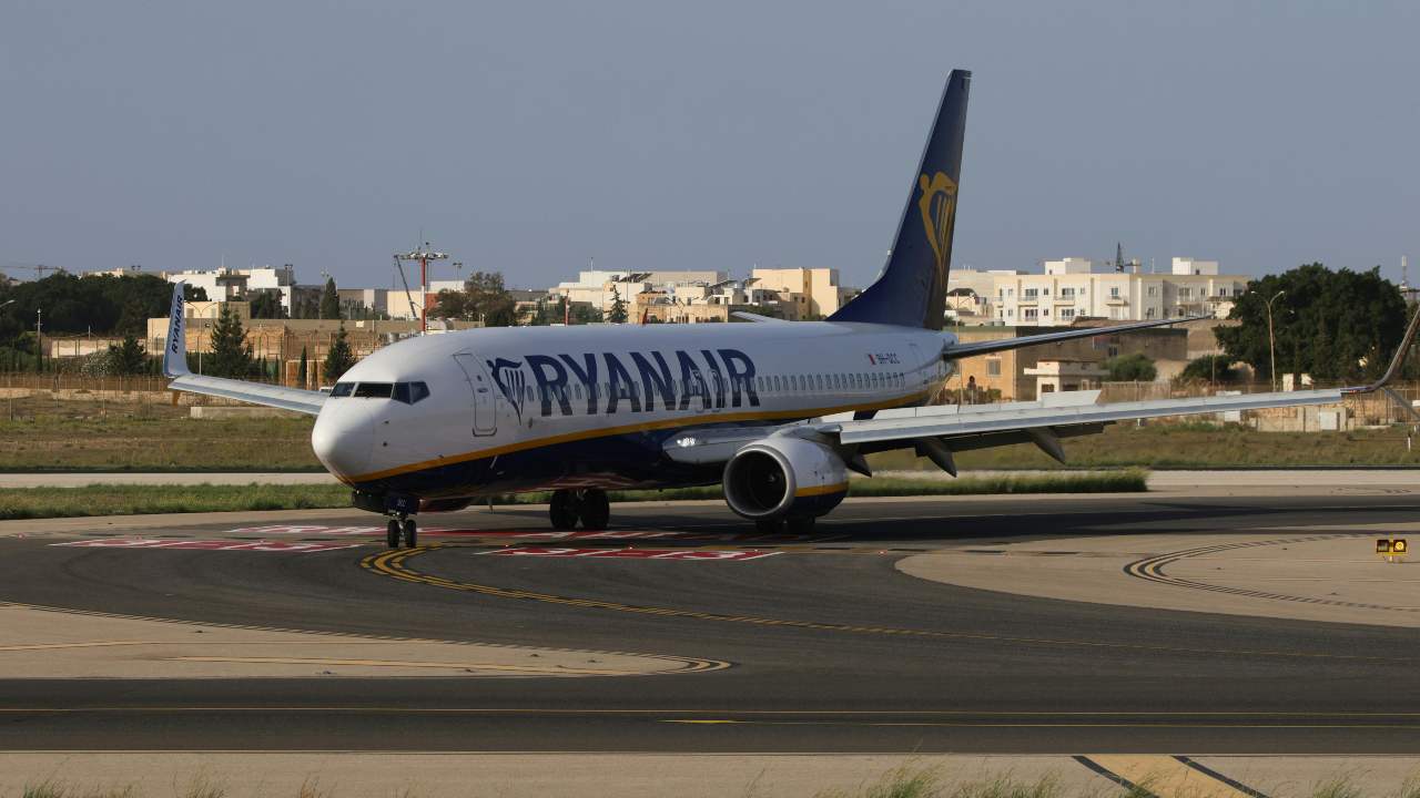 Ryanair: aereo 737 in caduta libera per centinaia di metri | “Procedura errata”, sfiorata la tragedia