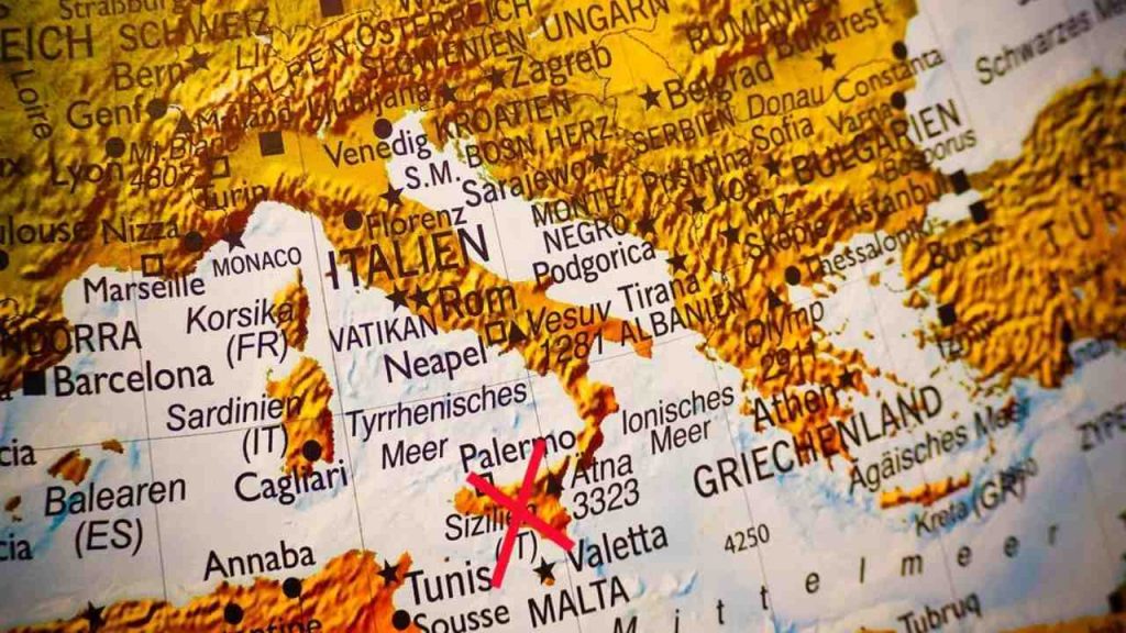 Sicilia cancellata dalle mappe dell'Italia