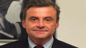 Calenda risponde per le rime