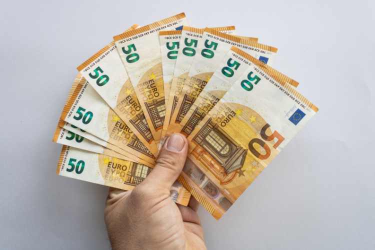 € 20.000 - fonte_Canva - adginforma.it