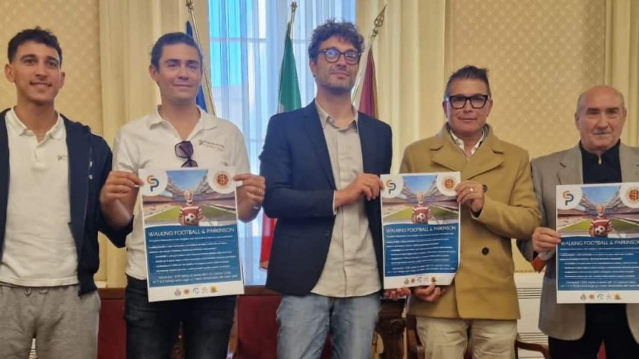 Stadio Picchi di Livorno: dimostrazione di Calcio camminato adatto alle persone con Parkinson
