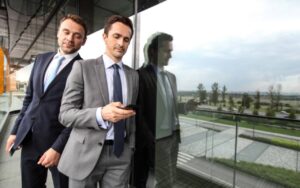 allarme utenti spiati con WhatsApp