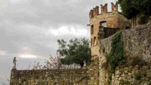 Borgo storico abbandonato - Adginforma.it