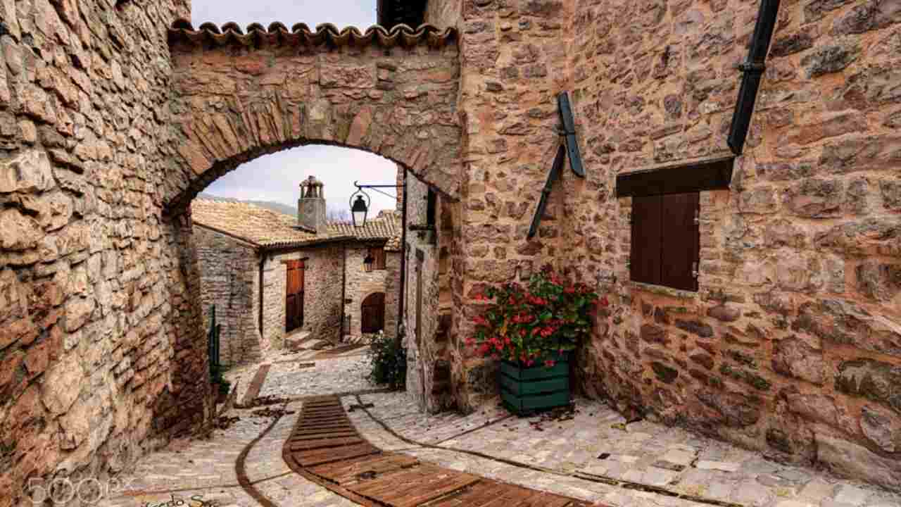 Il borgo più romantico d'Italia - Adginforma.it
