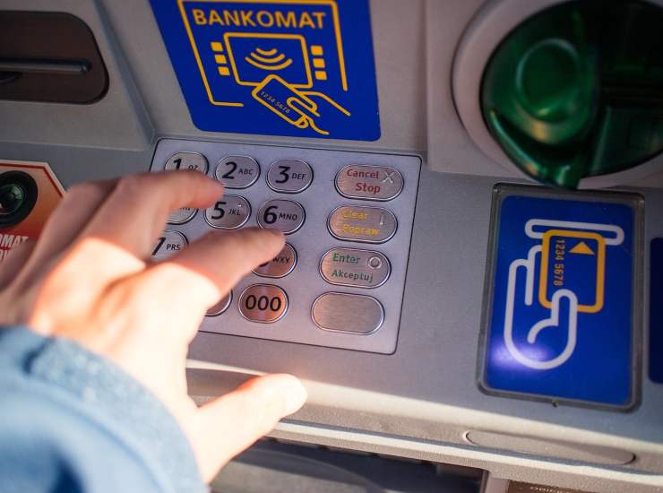 clonati i pin inseriti nei bancomat