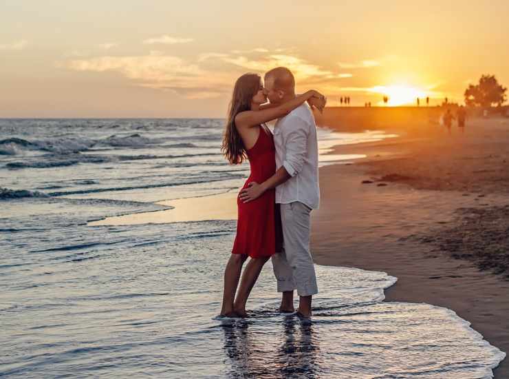 bacio a rischio denuncia