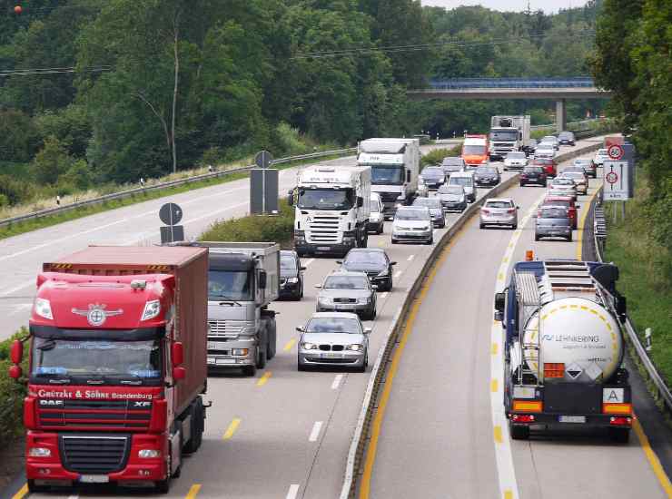 pericolo al casello autostradale