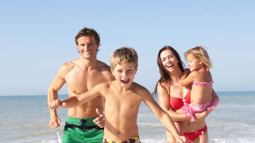 Famiglia al mare - Adginforma.it