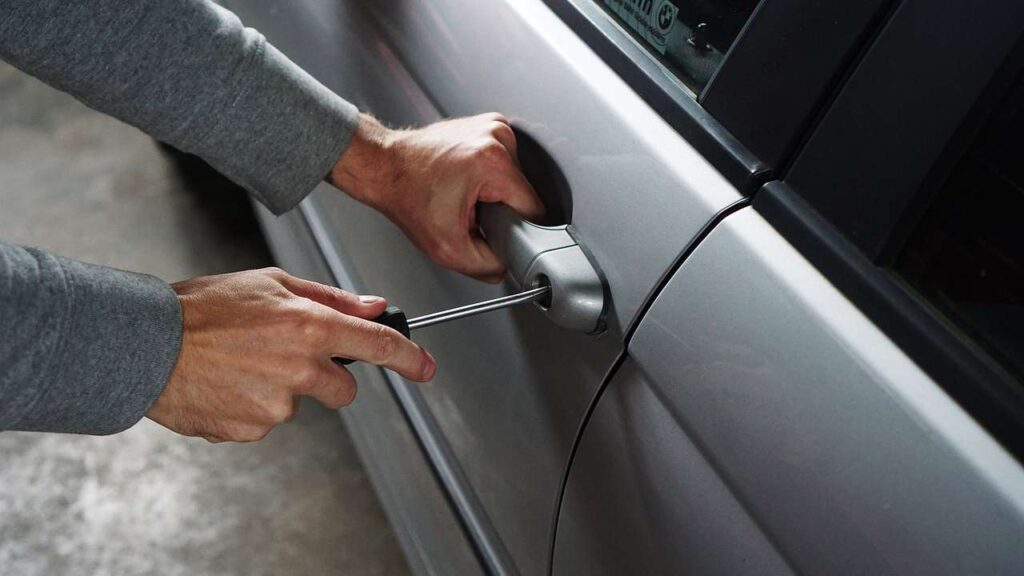 Furto d'auto - Adginforma.it