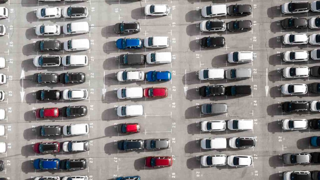Acquisto di auto usate a chilometraggio elevato: rischi e vantaggi